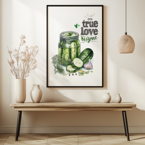 Plakat „One True Love – Kiszone klasycznie” – słoik kiszonych ogórków z czosnkiem i przyprawami w stylu akwarelowym