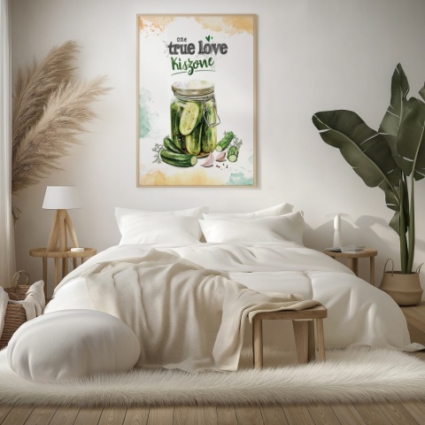 Plakat „One True Love – Kiszone klasycznie” – słoik kiszonych ogórków z czosnkiem i przyprawami w stylu akwarelowym